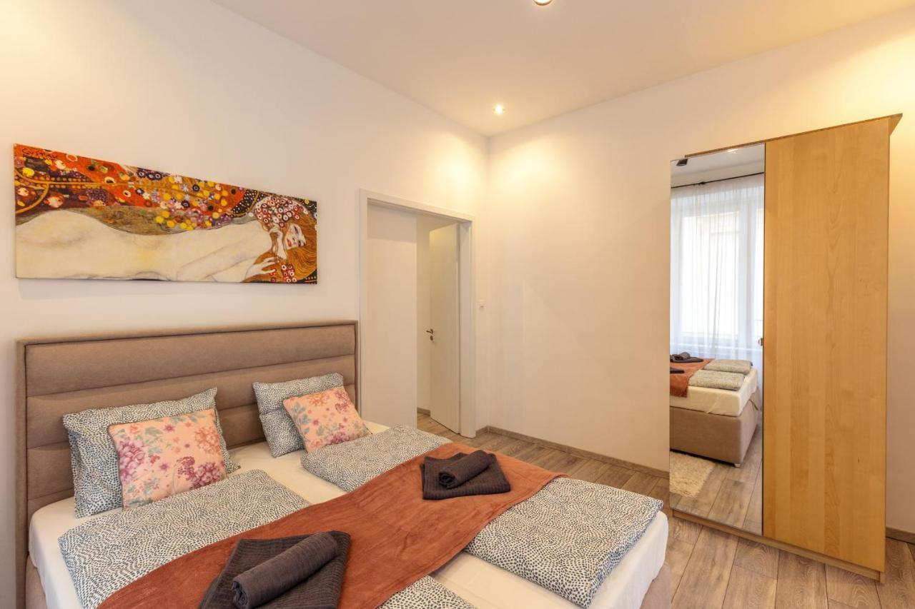Karavan Corner Apartments — Photos 2